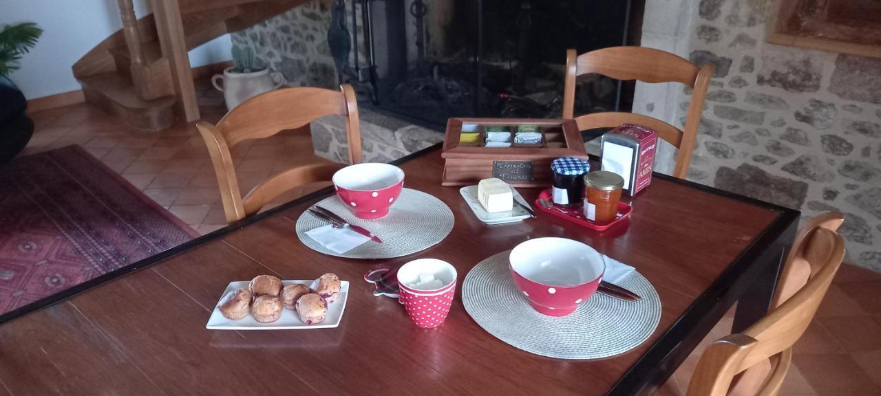 La Mesange Bleue Bed & Breakfast Ecuras Eksteriør bilde