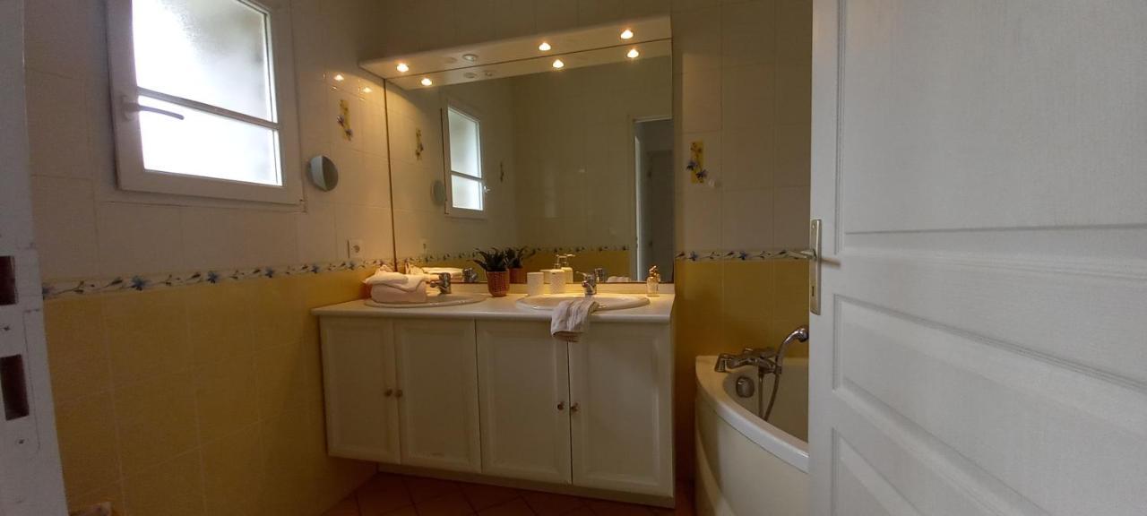 La Mesange Bleue Bed & Breakfast Ecuras Eksteriør bilde
